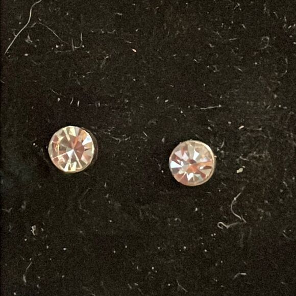 0.5” silver tone cubic zirconia dainty solitaire stud earrings - Picture 1 of 9